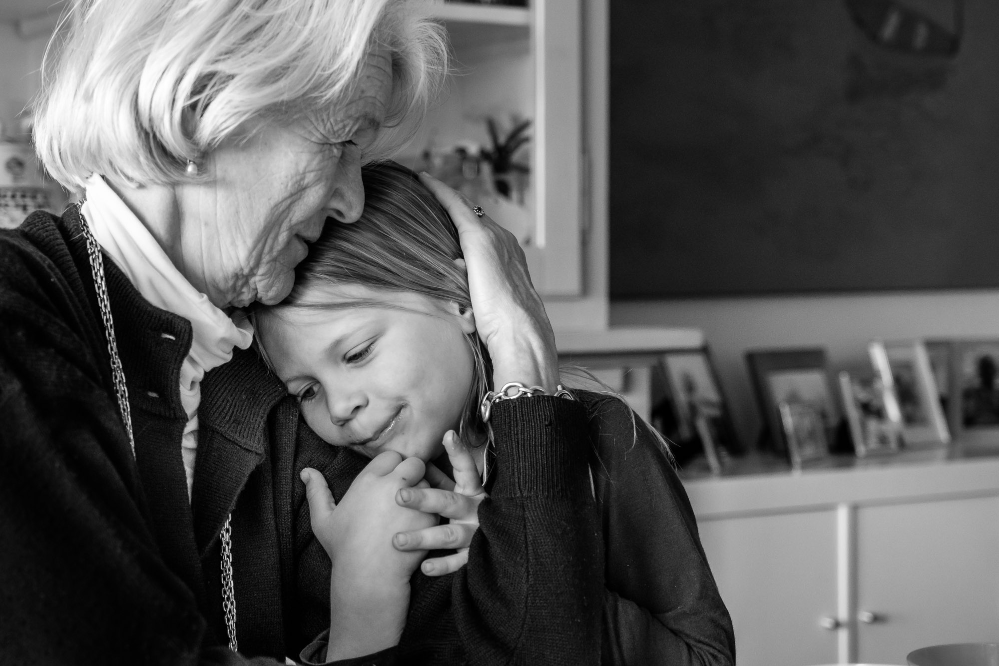 Documentaire familie fotografie, dag in je leven met Oma, foto door Sandra Stokmans Fotografie