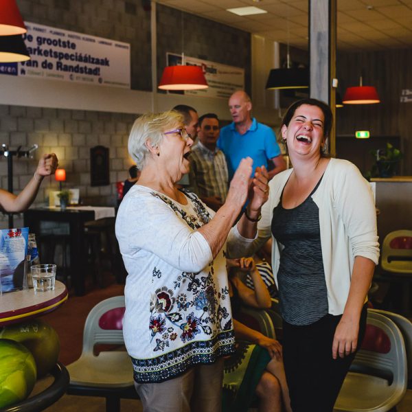 Verjaardagsreportage, strike bij bowlen, Day in the Life, documentaire familie fotografie, foto door Sandra Stokmans Fotografie