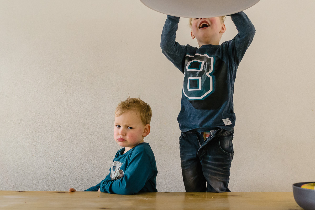 Day in the Life in Ede, portret broers, familie fotografie, Sandra Stokmans Fotografie