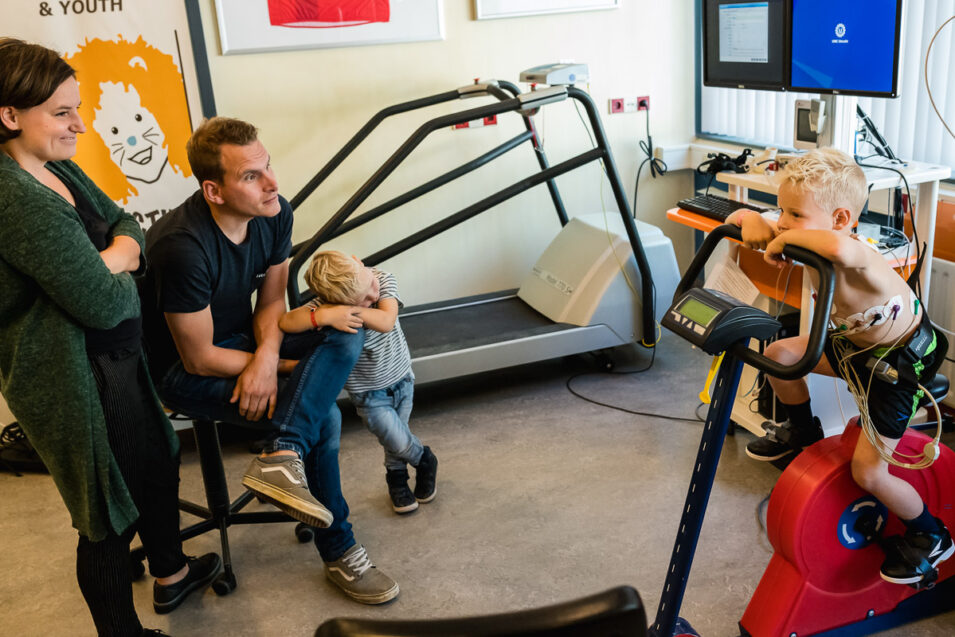 Project Hartekind, inspanningsoefening bij WKZ, familie fotografie Sandra Stokmans Fotografie