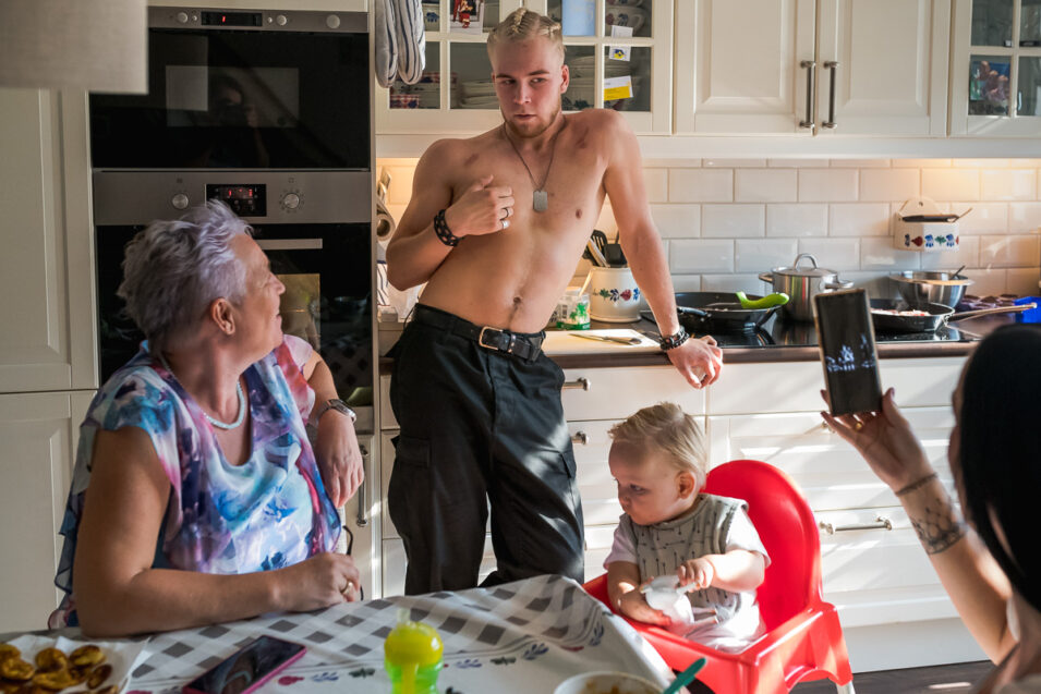 Day in the Life van Skip Boekhorst met zijn moeder en zus, documentaire familie fotografie, Project Hartekind, Sandra Stokmans Fotografie