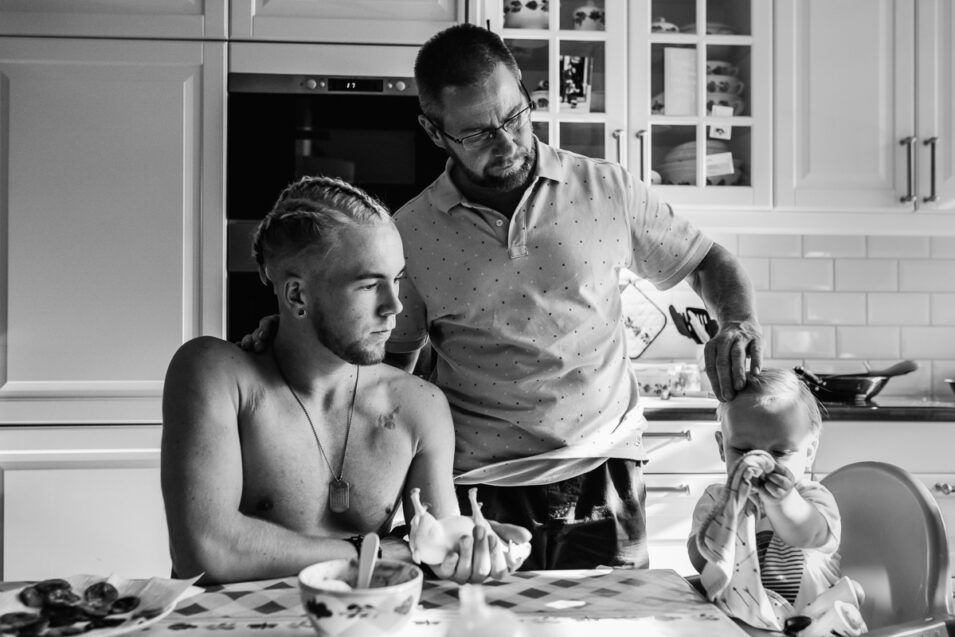 Day in the Life van Skip Boekhorst met zijn vader, documentaire familie fotografie, Project Hartekind, Sandra Stokmans Fotografie