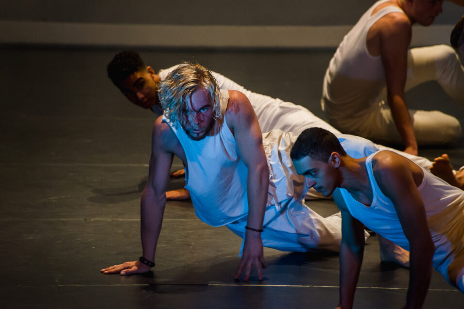 Skip Boekhorst dansend tijdens eindvoorstelling Albeda danscollege, Project Hartekind, Sandra Stokmans Fotografie