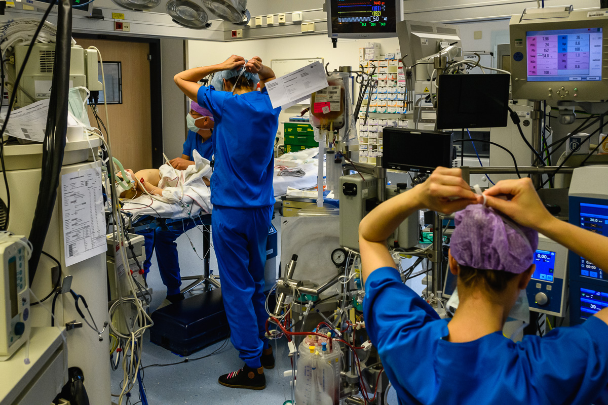 Ziekenhuisreportage - openhartoperatie van een Hartekind in het Wilhelmina Kinderziekenhuis (WKZ) in Utrecht. Foto door Sandra Stokmans Fotografie