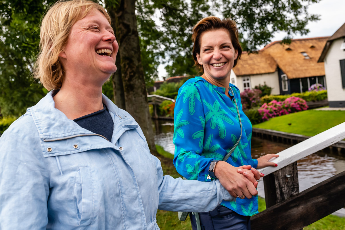 Documentary family vacation session in Giethoorn, the Netherlands. Familie fotosessie door Sandra Stokmans Fotografie.